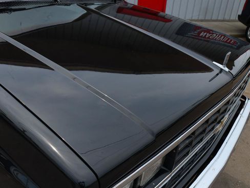 Used 1990 Chevrolet Blazer 4WD image 21
