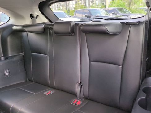 Used 2023 Toyota Highlander XLE FWD image 13