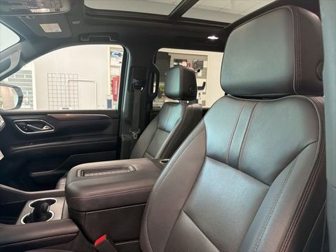 Certified 2023 Chevrolet Suburban RST w/ Luxury Package AWD/4WD image 15