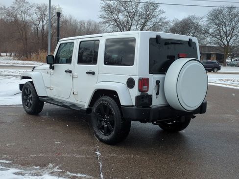 Used 2014 Jeep Wrangler Altitude image 6
