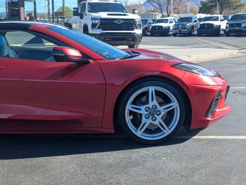Used 2022 Chevrolet Corvette Stingray w/ Engine Appearance Package image 2