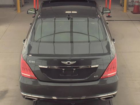 Used 2018 Genesis G90 5.0 Ultimate image 5
