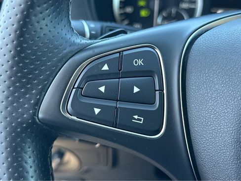 Used 2016 Mercedes-Benz Metris Passenger image 22