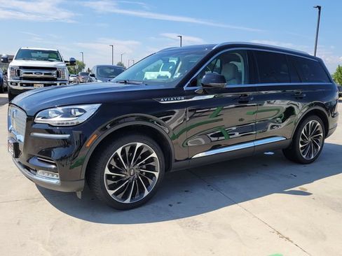 Certified 2022 Lincoln Aviator Reserve w/ Equipment Group 201A AWD/4WD image 4