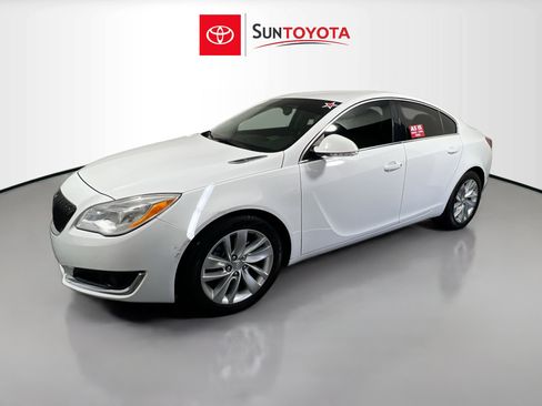Used 2015 Buick Regal image 9