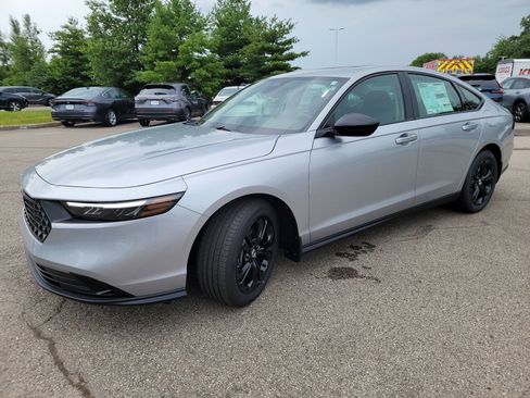 Used 2025 Honda Accord SE image 3