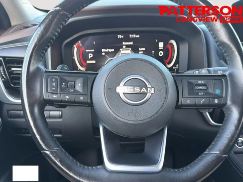 Used 2022 Nissan Rogue Platinum w/ Head-Up Display Package FWD image 14