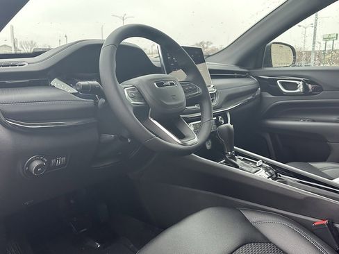 New 2026 Jeep Compass Latitude image 8