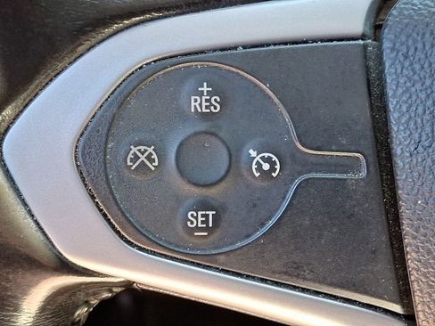 Used 2017 Chevrolet Colorado LT AWD/4WD image 20