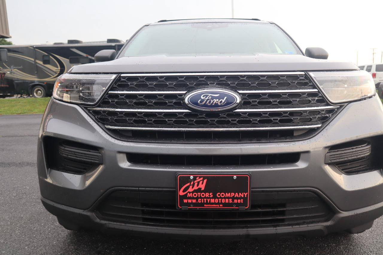 Used 2023 Ford Explorer XLT AWD/4WD image 28