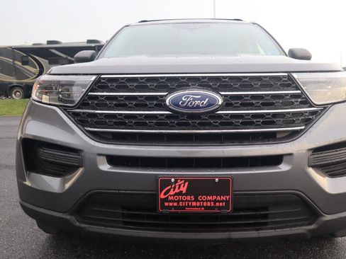 Used 2023 Ford Explorer XLT AWD/4WD image 28