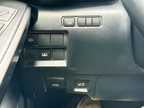 Used 2023 Lexus IS 300 w/ Premium Package RWD image 33