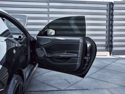 Used 2018 Ferrari GTC4Lusso T image 25