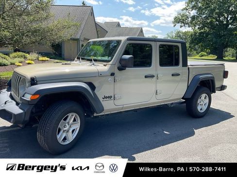 Used 2020 Jeep Gladiator Sport w/ Quick Order Package 24S AWD/4WD image 5