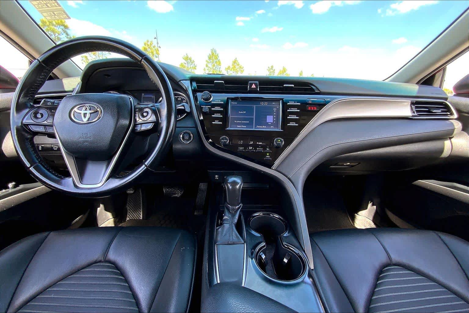 Used 2019 Toyota Camry SE w/ Convenience Package FWD image 15