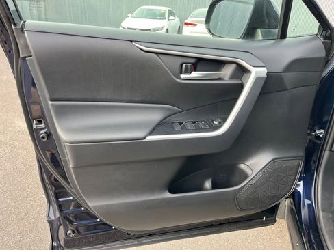 Used 2025 Toyota RAV4 XLE image 20