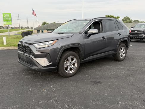 Used 2025 Toyota RAV4 XLE FWD image 5