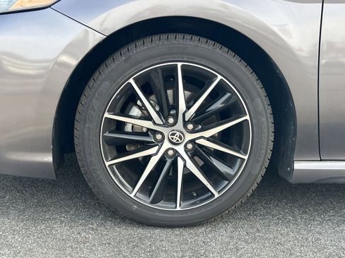 Used 2024 Toyota Camry SE image 12