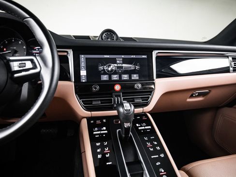 Certified 2023 Porsche Macan AWD/4WD image 19