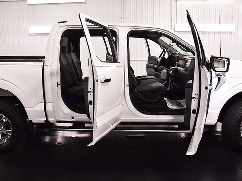 Used 2023 Ford F150 XLT w/ Equipment Group 302A High image 31