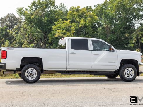 Used 2015 Chevrolet Silverado 2500 LT w/ Z71 Package, Off-Road image 10