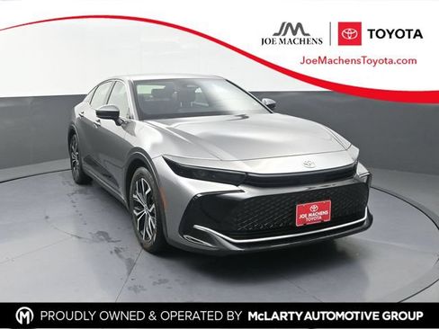 Certified 2023 Toyota Crown AWD/4WD image 1