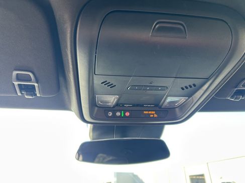 Used 2025 Cadillac XT4 Premium Luxury image 17