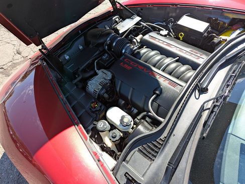 Used 2005 Chevrolet Corvette Coupe w/ Preferred Equipment Group RWD image 44