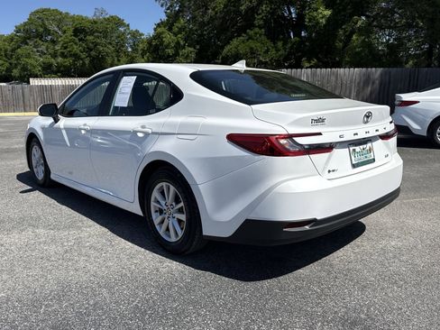 Used 2025 Toyota Camry LE FWD image 3
