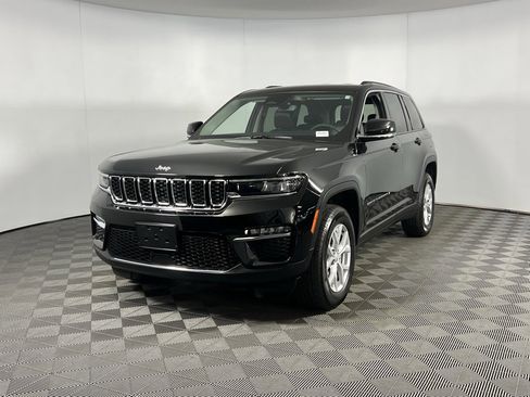 Used 2023 Jeep Grand Cherokee Limited image 10
