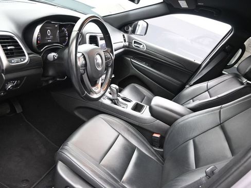Used 2021 Jeep Grand Cherokee Laredo RWD image 19