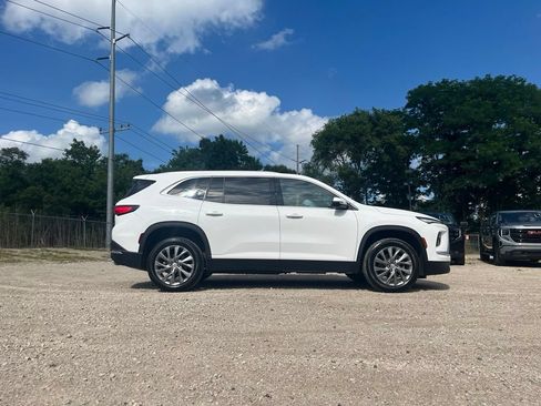 Used 2025 Buick Enclave Preferred AWD/4WD image 8