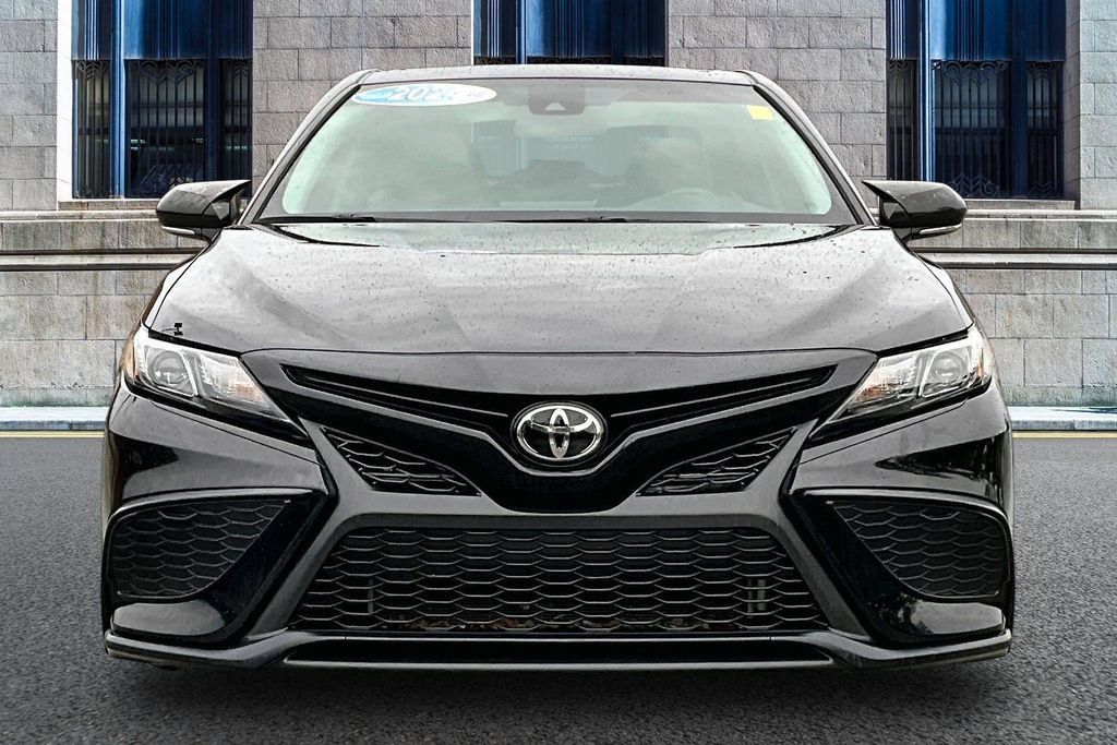 Used 2024 Toyota Camry SE FWD image 3