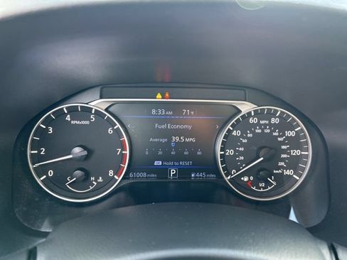 Used 2024 Nissan Altima 2.5 SV FWD image 8