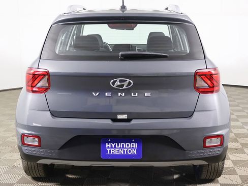 Certified 2024 Hyundai Venue SEL FWD image 11