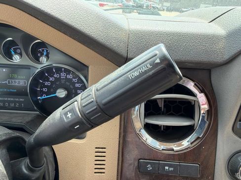 Used 2014 Ford F250 Lariat w/ Lariat Ultimate Package AWD/4WD image 20