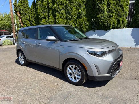 Used 2025 Kia Soul LX w/ LX Technology Package FWD image 1