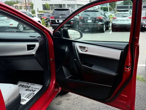 Used 2015 Toyota Corolla LE FWD image 30