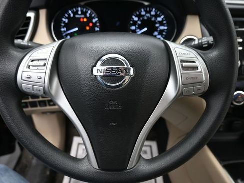 Used 2016 Nissan Rogue SV AWD/4WD image 14