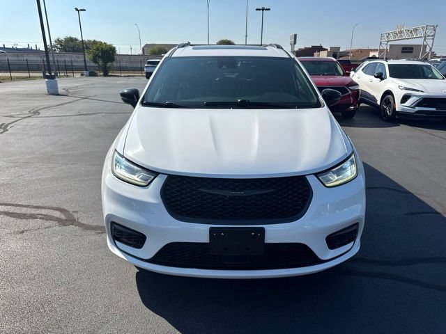 Used 2025 Chrysler Pacifica Limited FWD image 10