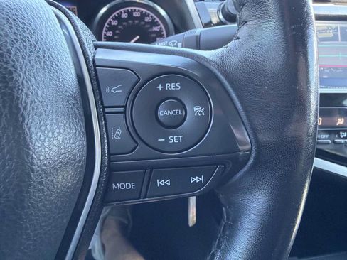 Used 2019 Toyota Camry SE FWD image 24