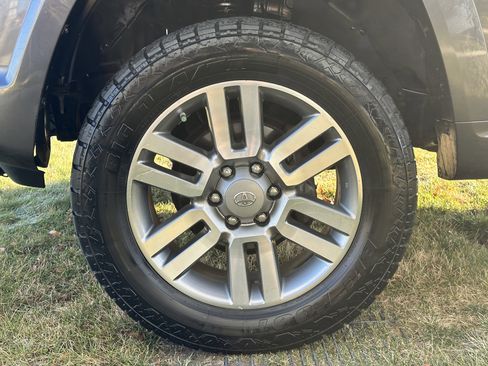 Used 2011 Toyota 4Runner Limited image 16