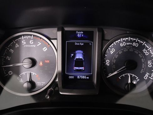 Used 2019 Toyota Tacoma TRD Off-Road image 4