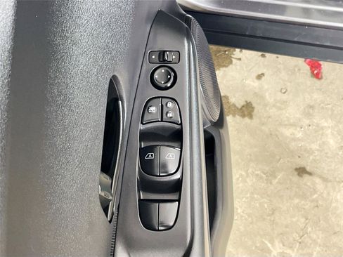 Used 2023 Nissan Kicks S image 18