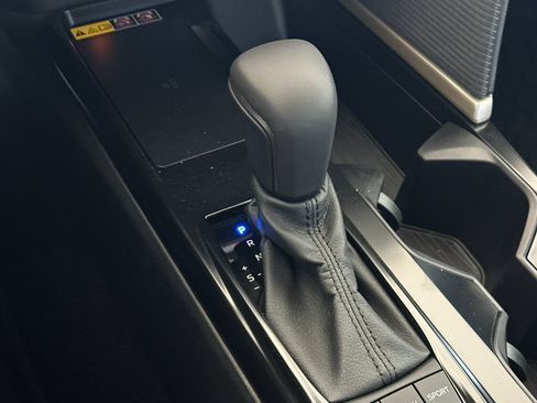 New 2026 Toyota Camry Hybrid FWD image 18