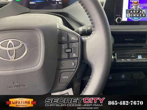 Used 2025 Toyota Prius LE FWD image 16