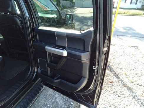 Used 2015 Ford F150 Lariat w/ Equipment Group 501A Mid AWD/4WD image 4