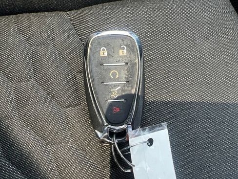 Used 2018 Chevrolet Equinox LT w/ Sun & Infotainment Package FWD image 26