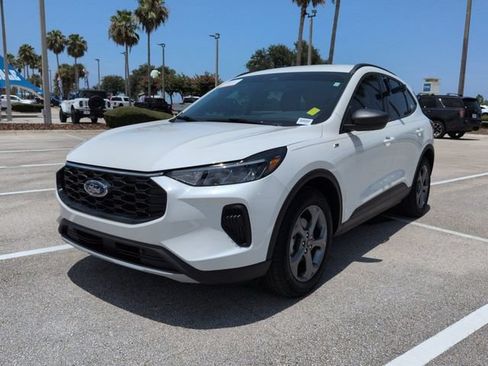 Certified 2025 Ford Escape ST-Line w/ Equipment Group 301A FWD image 8
