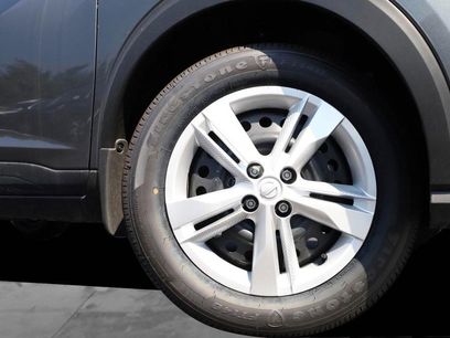 New 2025 Nissan Kicks Play S